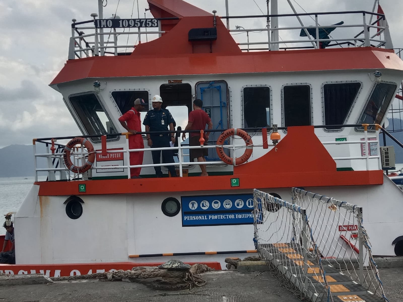 KSOP Kelas IV Probolinggo Melakukan Pengawasan Keselamatan Dan Keamanan Pelayaran Terkait Kegiatan Survei Hidrografi Di Perairan Prigi Dan Sekitarnya.